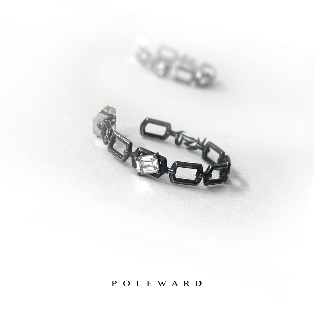 Love–Axis · Chain Orbit Earrings