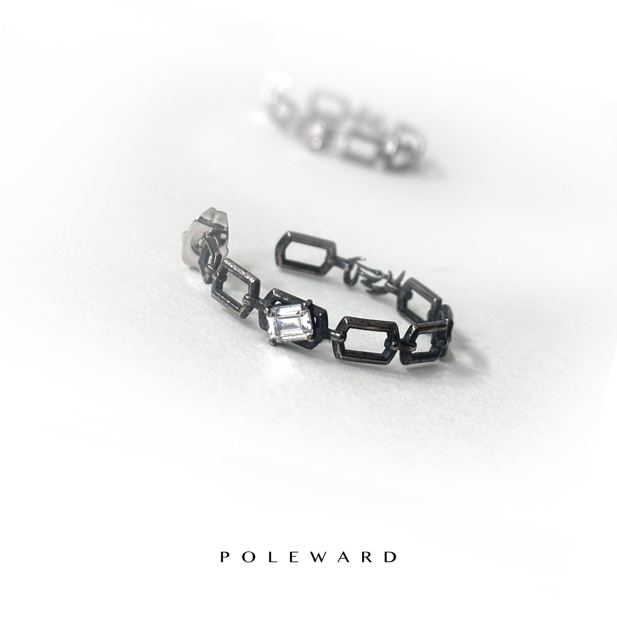 Love–Axis · Chain Orbit Earrings