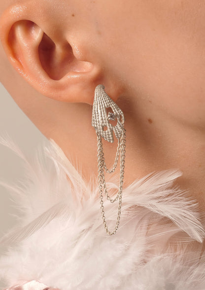 YamSuph series silver shell tassel earrings